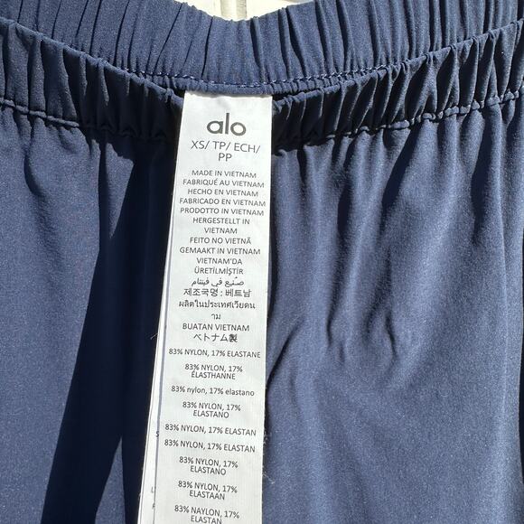 Alo Yoga Breezy Wide Leg Pants Regular Length XS Navy EUC $158 Retail Sold Out - Picture 7 of 16